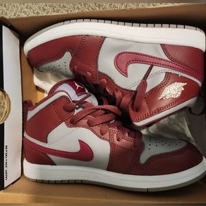Boys Jordan 1's
